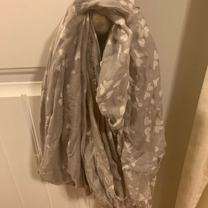 Tilo Grey heart scarf